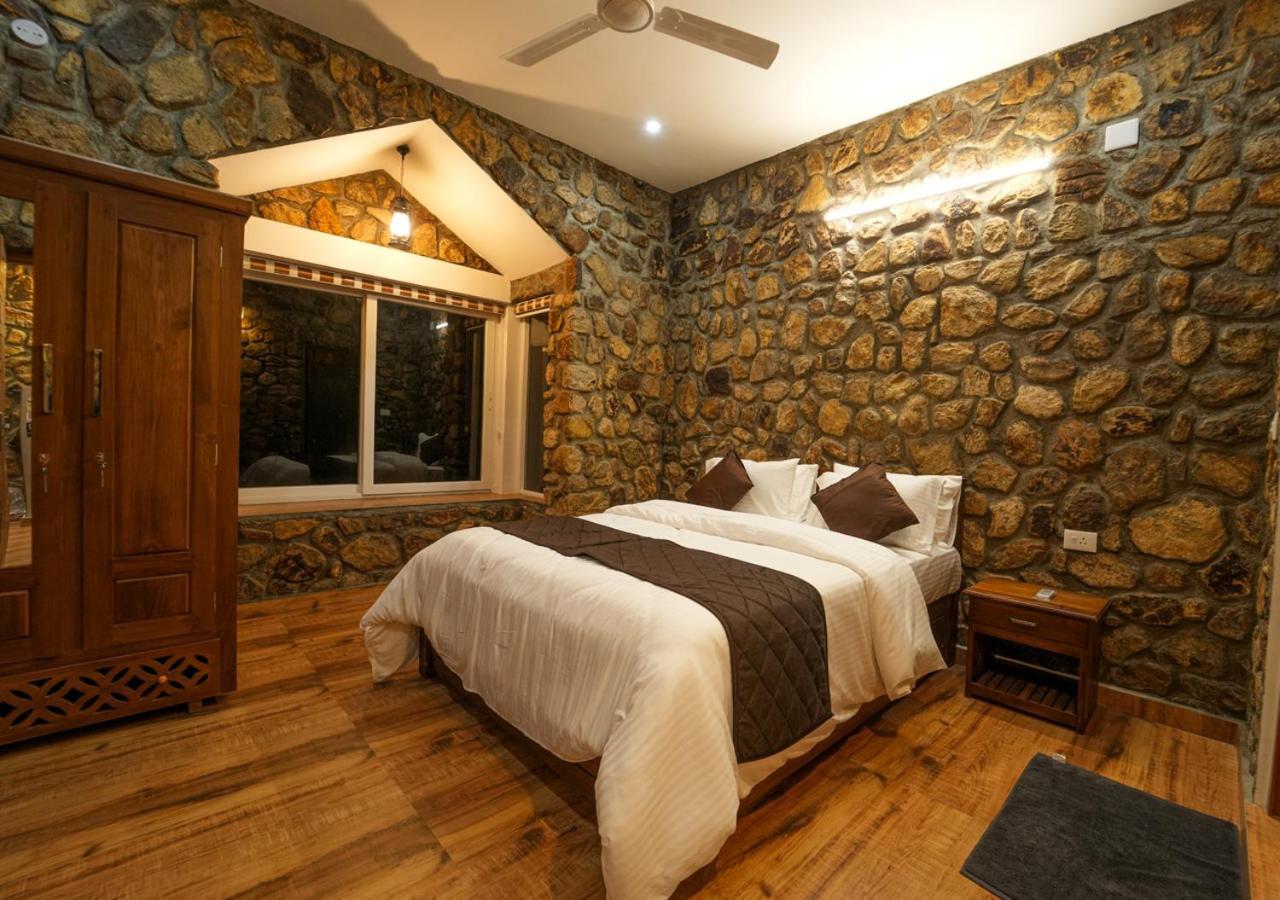 Tiyans Stone Castle Private Tea Villa Vagamon By Voye Homes Dış mekan fotoğraf