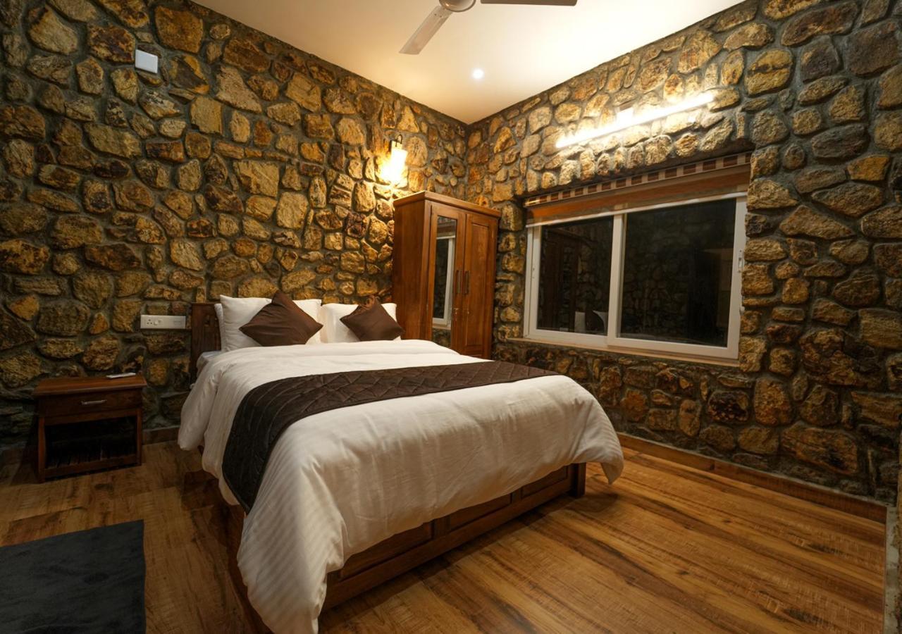 Tiyans Stone Castle Private Tea Villa Vagamon By Voye Homes Dış mekan fotoğraf