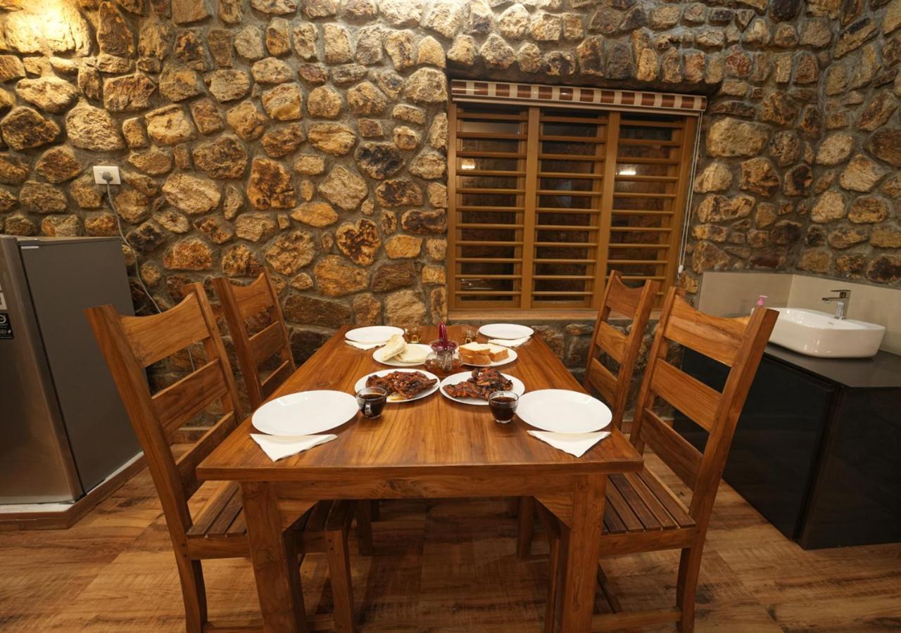 Tiyans Stone Castle Private Tea Villa Vagamon By Voye Homes Dış mekan fotoğraf