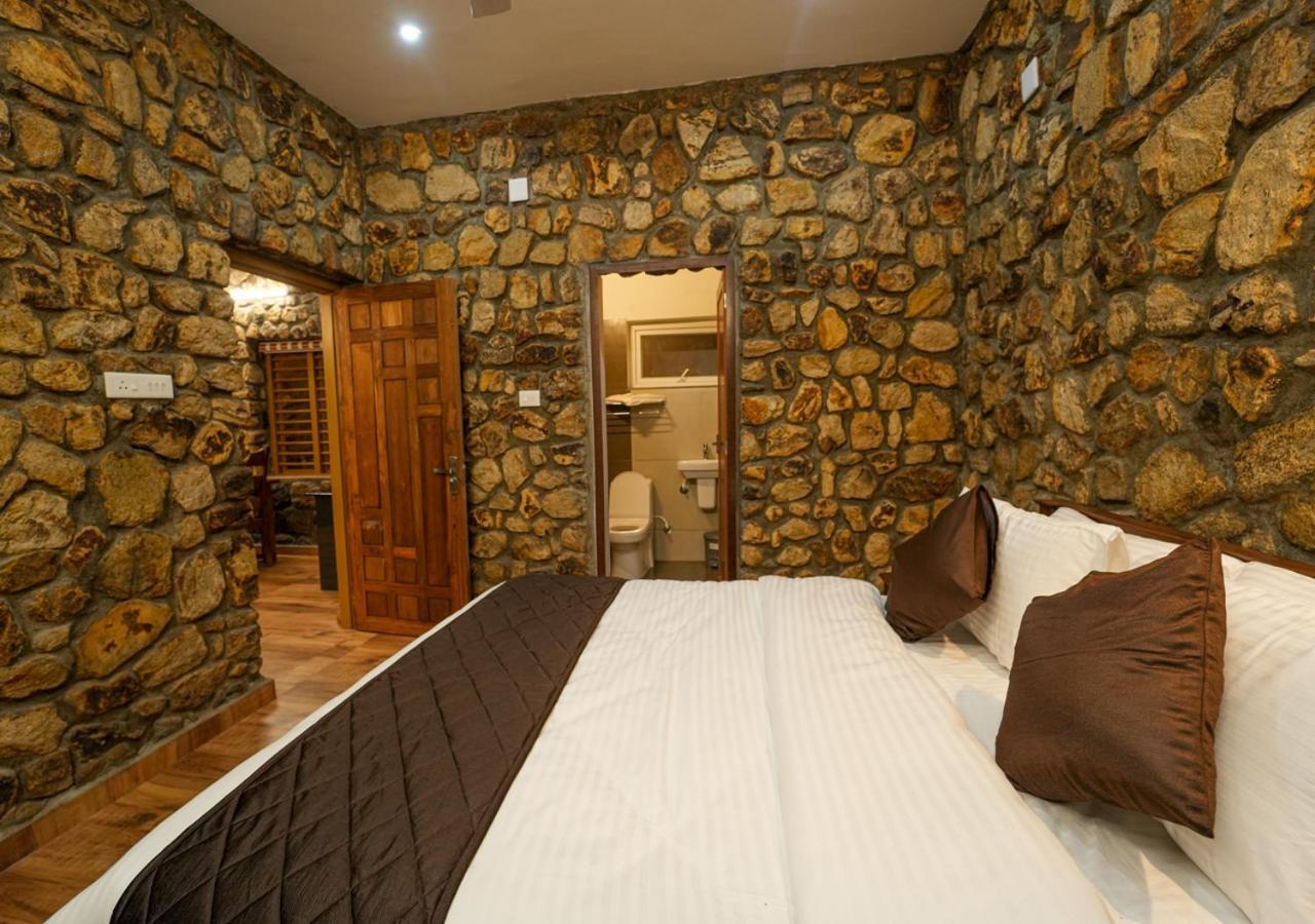 Tiyans Stone Castle Private Tea Villa Vagamon By Voye Homes Dış mekan fotoğraf